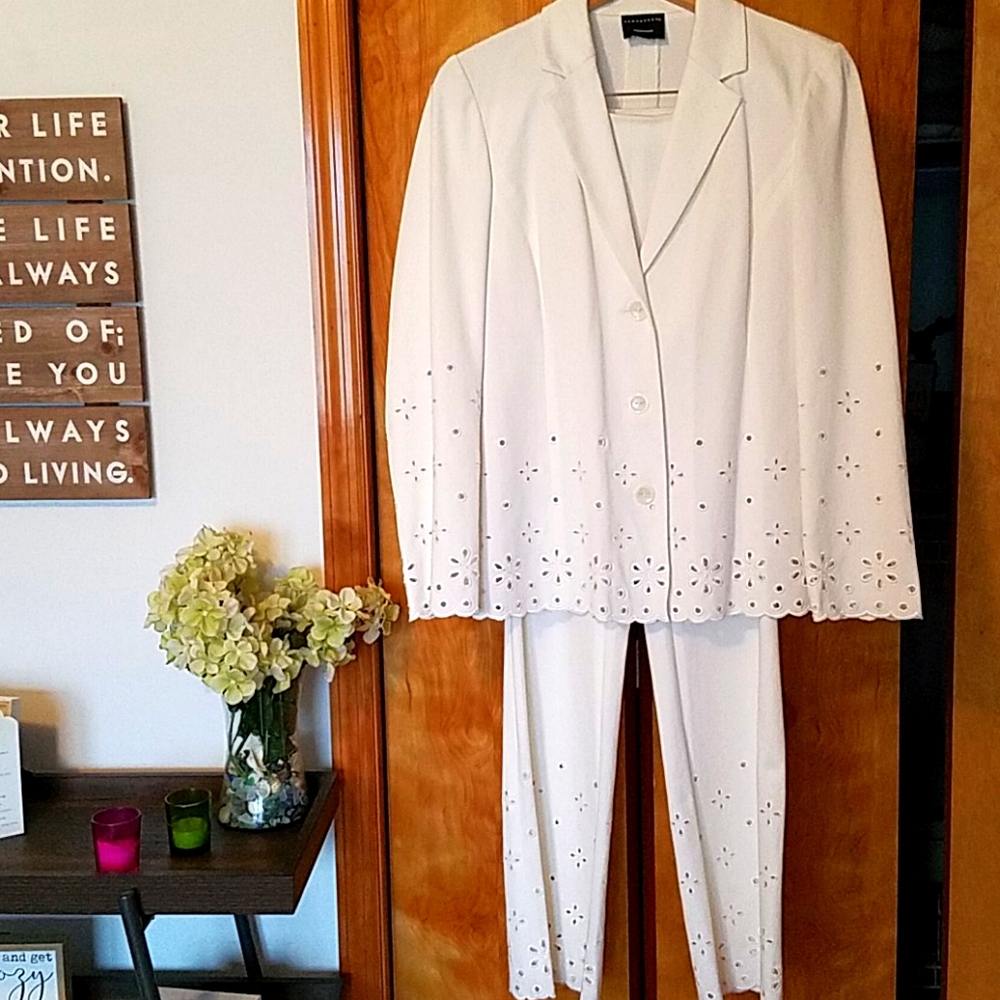 EUC Doncaster Collection White Suit